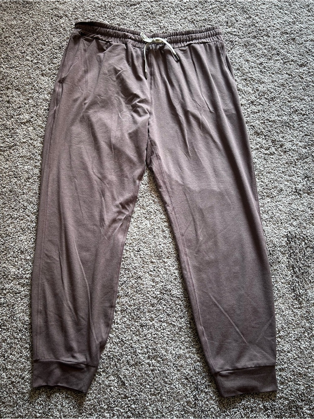 🐻Vuori Woman’s Performance Joggers NEW Without TAGS.